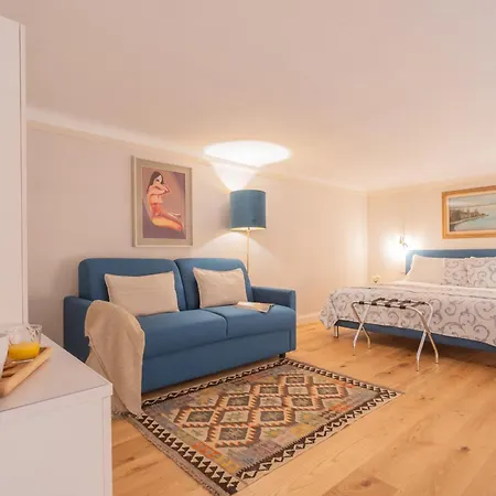 Cinque Giornate 70 By Rent *