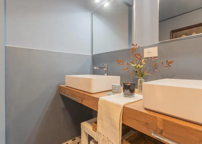 Cinque Giornate 70 By Rent Como