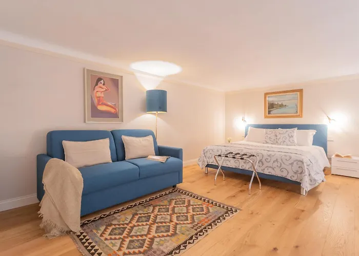 Cinque Giornate 70 By Rent * Como